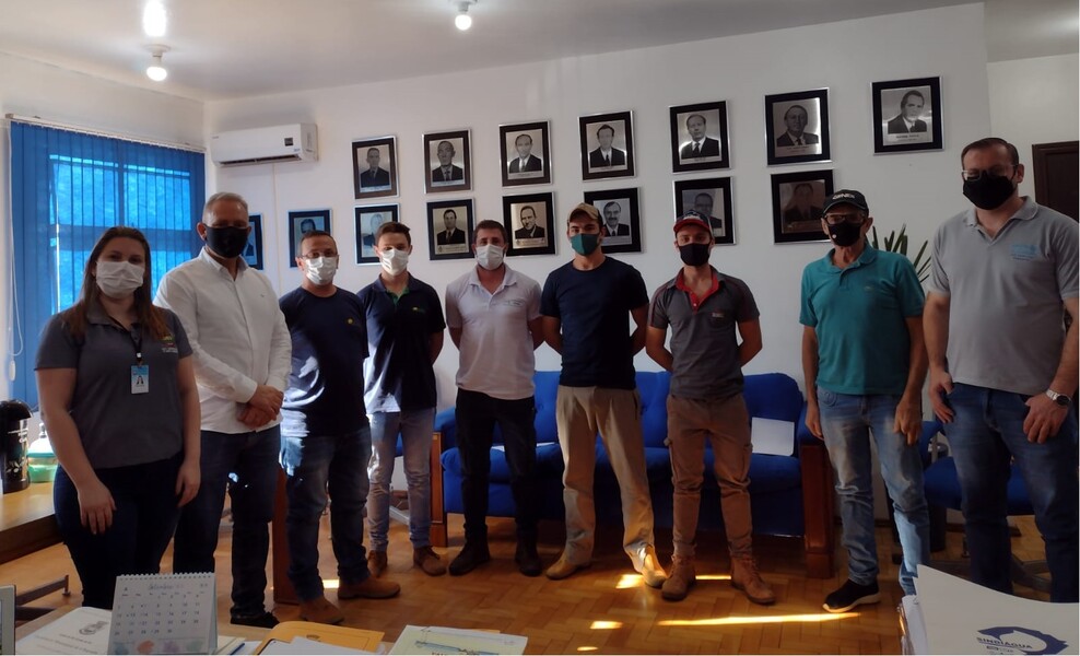 Encontro do prefeito Gelson com representantes das empresas credenciadas e da Secretaria Municipal de Agricultura e Meio Ambiente