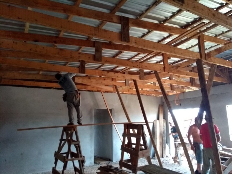 Construtora Santa Vitória, responsável pela obra, reiniciou os serviços na última semana, executando a cobertura do Centro de Convivência