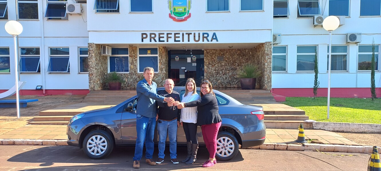 Vice-prefeito Moacir Grethe, Júlio Pereira da Marina Veículos, Secretária Odete Guareschi e Vereadora Sandra Mattje