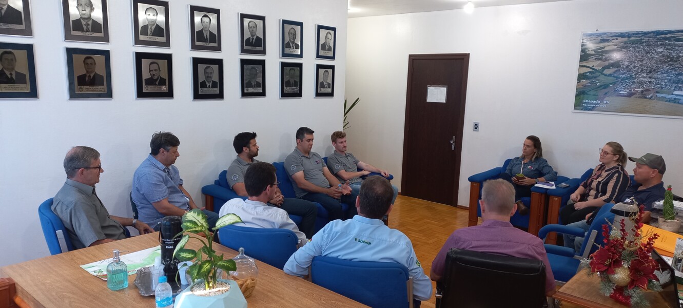 Encontro da equipe da UFSM e da Câmara Temática Gestão Empresarial e Agronegócio com o prefeito Gelson Scherer
