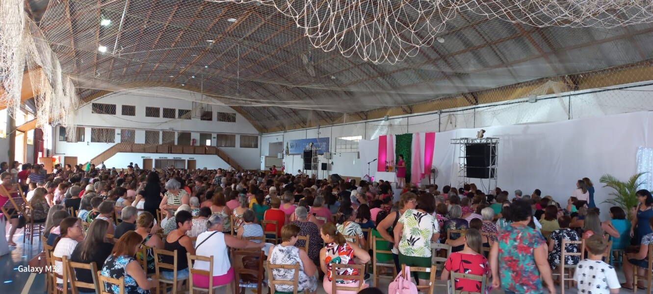 Mais de 800 mulheres participaram do encontro.