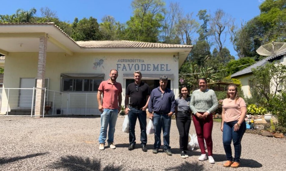 Visita à agroindústria familiar Favo de Mel - Marques de Souza/RS