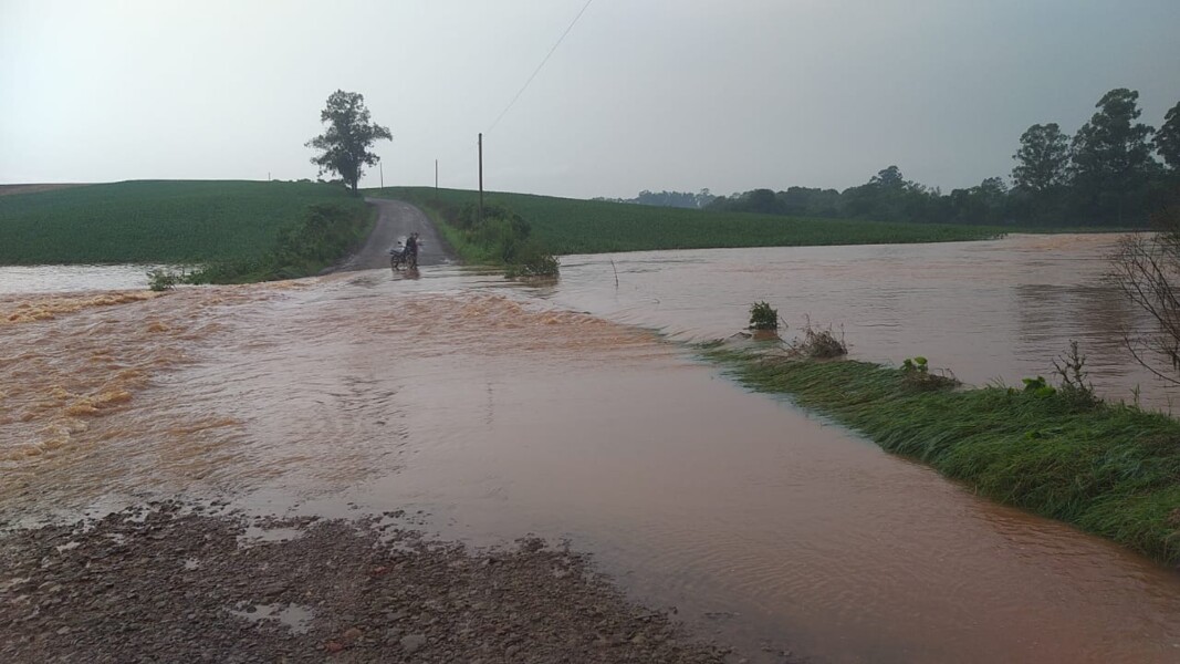 Estrada geral do Distrito de Vila Rica  - próximo à Ponte da Taquara.