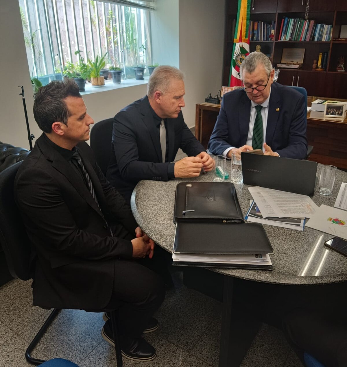 Com o senador Luiz Carlos Heinze